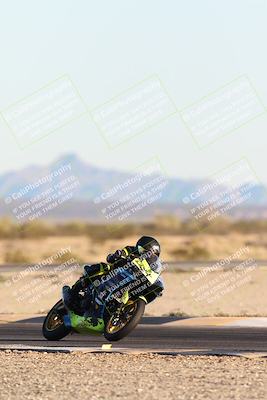 media/Dec-07-2025-CVMA (Sun) [[3e7d2de5dc]]/Race 18-Formula Twins-Formula 40 UL/